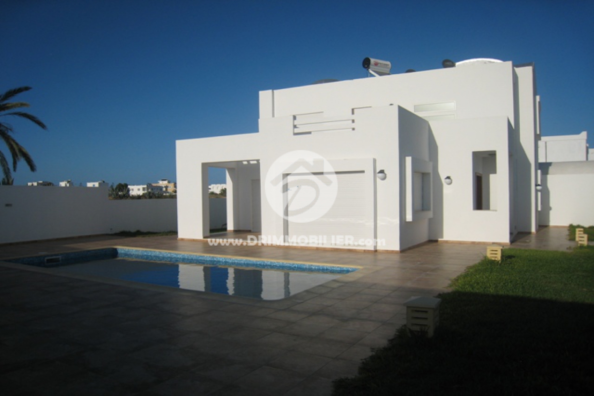 L 92 -                            Vente
                           Villa avec piscine Djerba